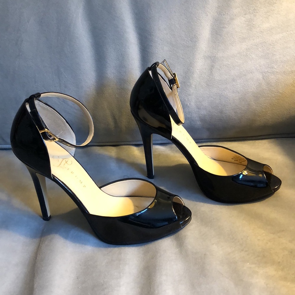 Ivanka Trump black patent leather peep toe heels size 7.5